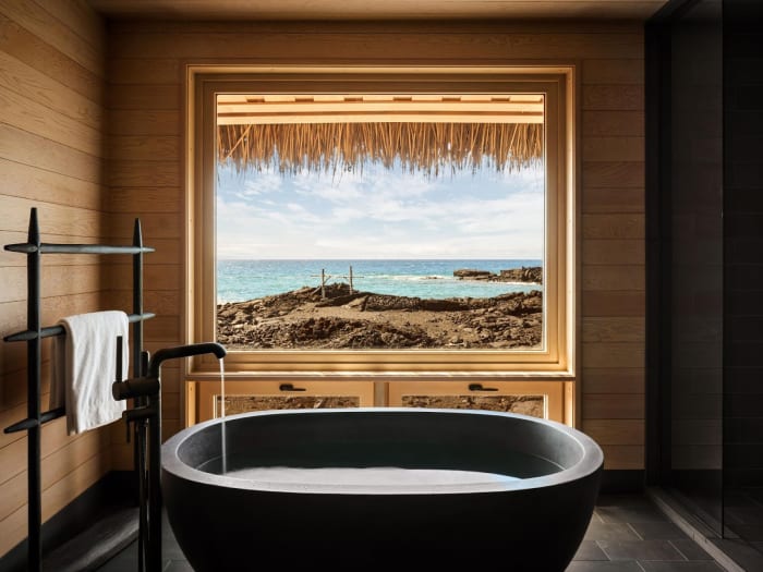 Élégante salle de bain au Kona Village, A Rosewood Resort Kailua-Kona, Hawaii