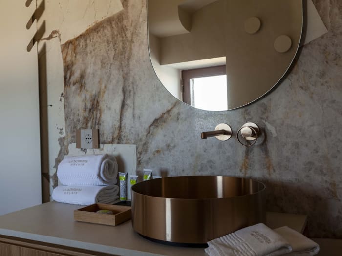 Élégante salle de bain à La Sommità Relais Ostuni