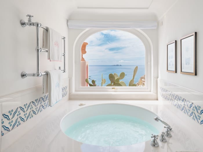 Elegant Le Sirenuse Positano