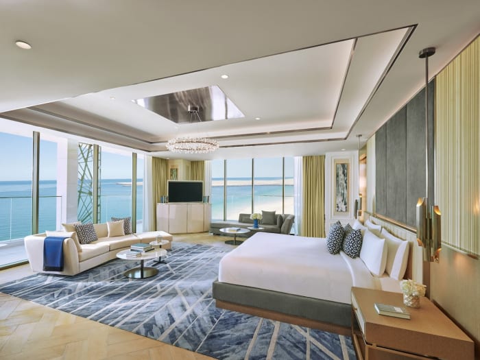 Elegant Mandarin Oriental Jumeirah Dubai