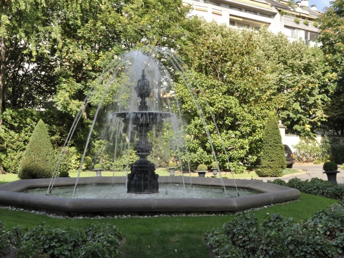 Élégant jardin au Saint James Paris