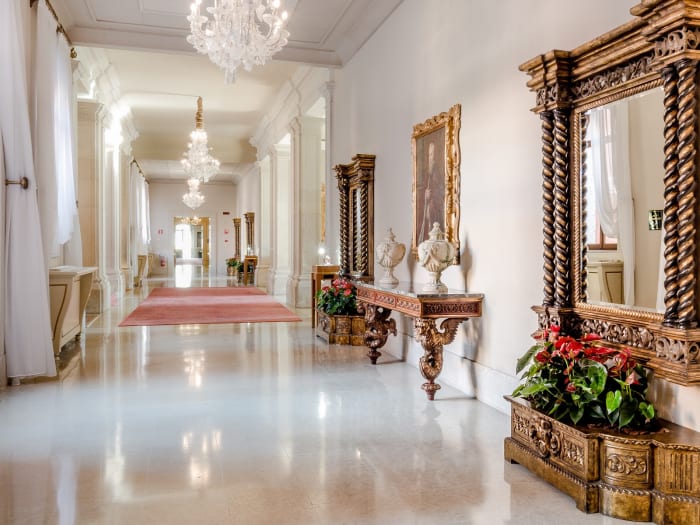 Elegant San Clemente Palace Kempinski Venice