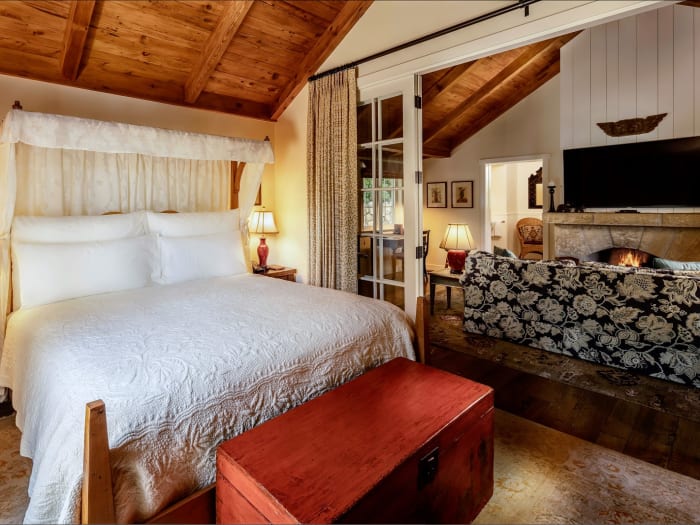 Cozy San Ysidro Ranch Santa Barbara
