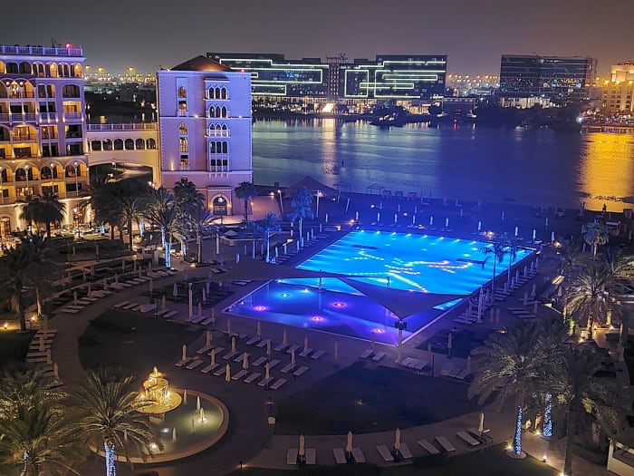 Elegant The Ritz-Carlton Abu Dhabi Grand Canal Abu Dhabi