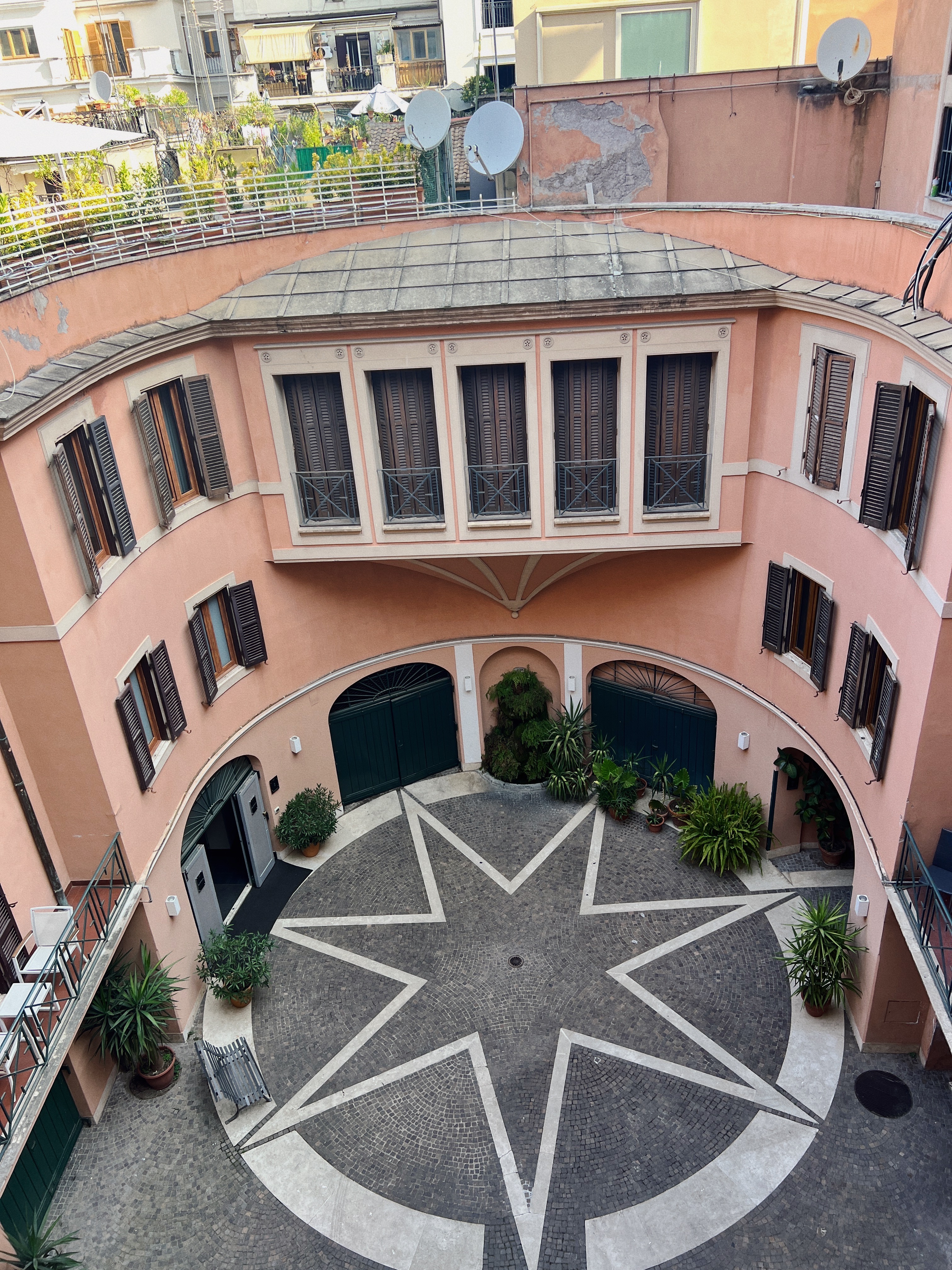 Charming Views from Unica Suites - Spanish Steps Proximity