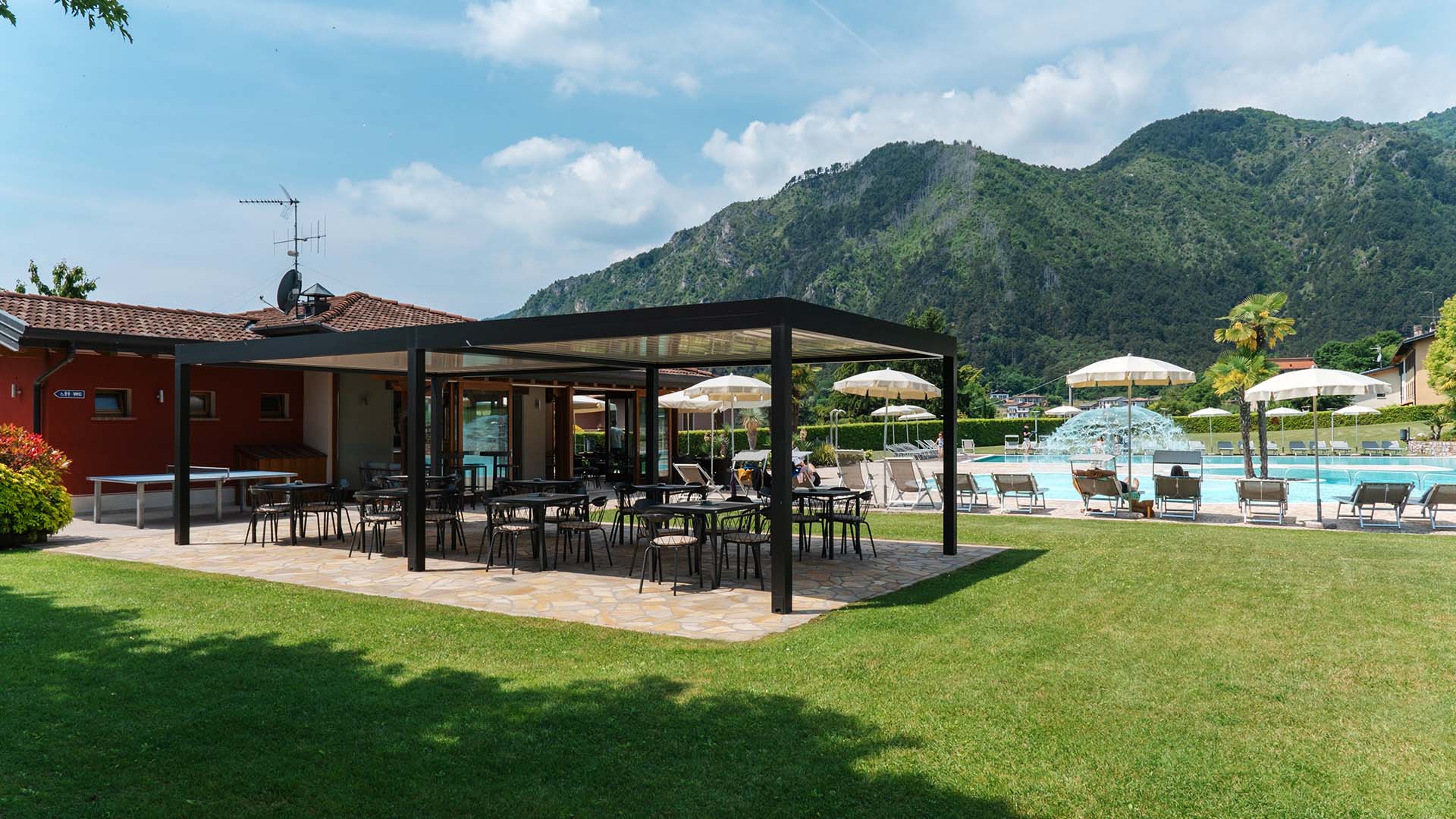 Area esterna con bar