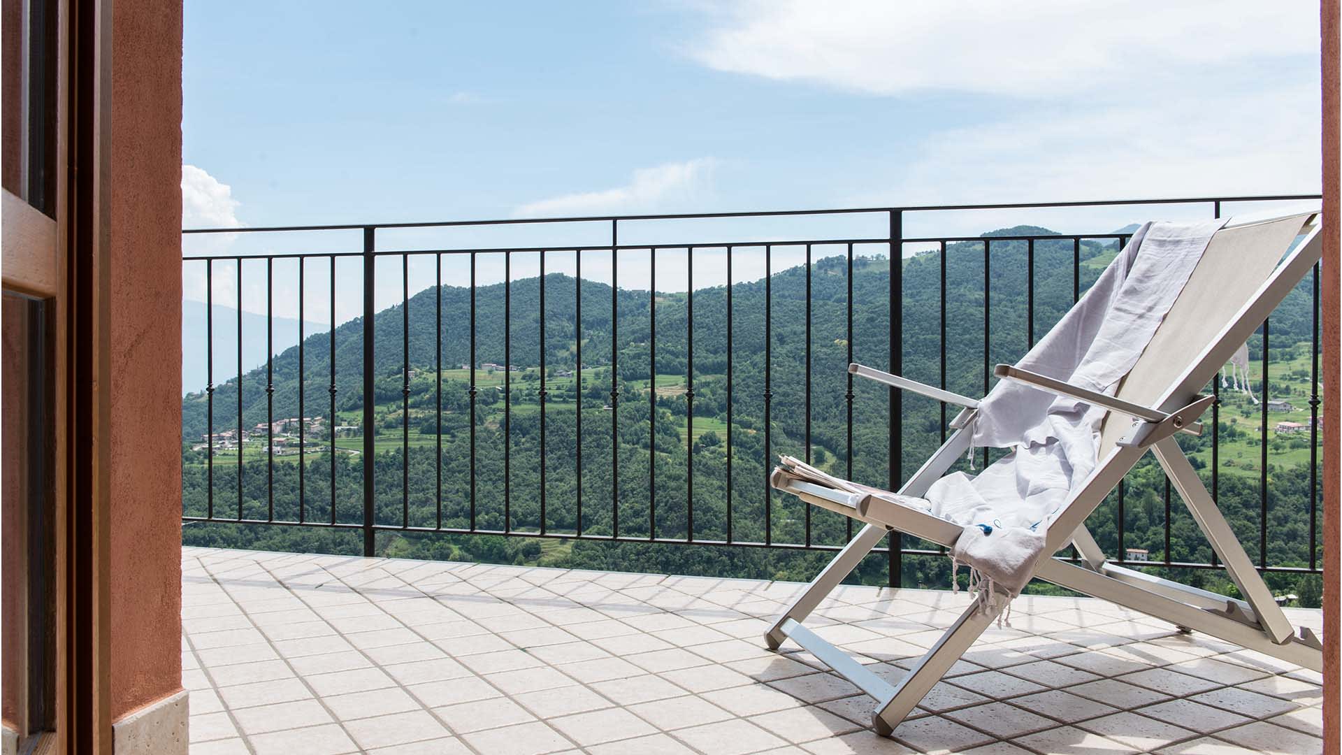Terrace – One-bedroom apartment, Residence La Berna