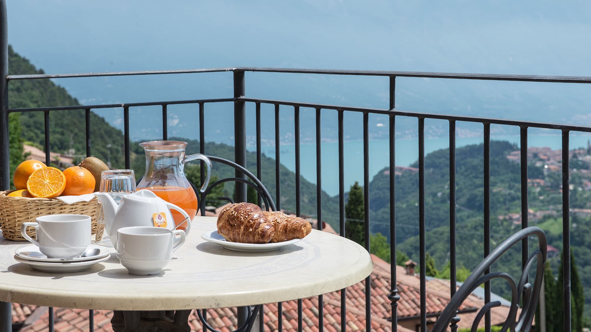 View from the terrace – One-bedroom apartment, Residence La Berna