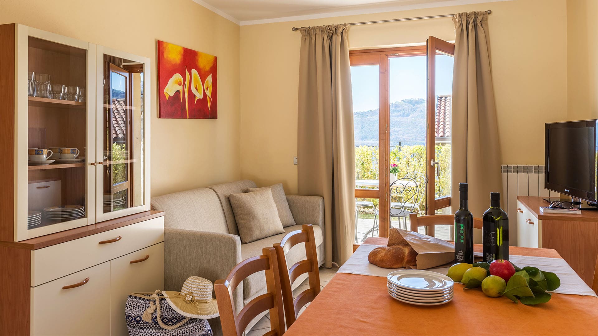 Living room – Two-bedroom apartment, Residence La Berna