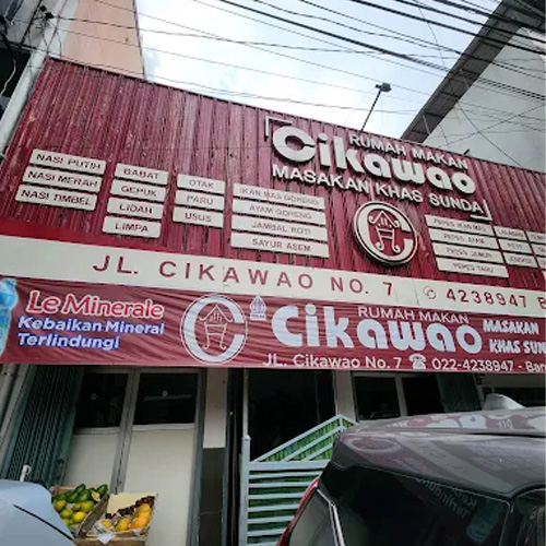 Suasana Depan RM Cikawao