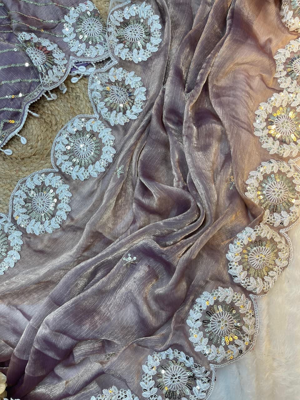Pure Soft Fendy Chiffon Two-Tone Saree (With Stitched Blouse) - View 4
