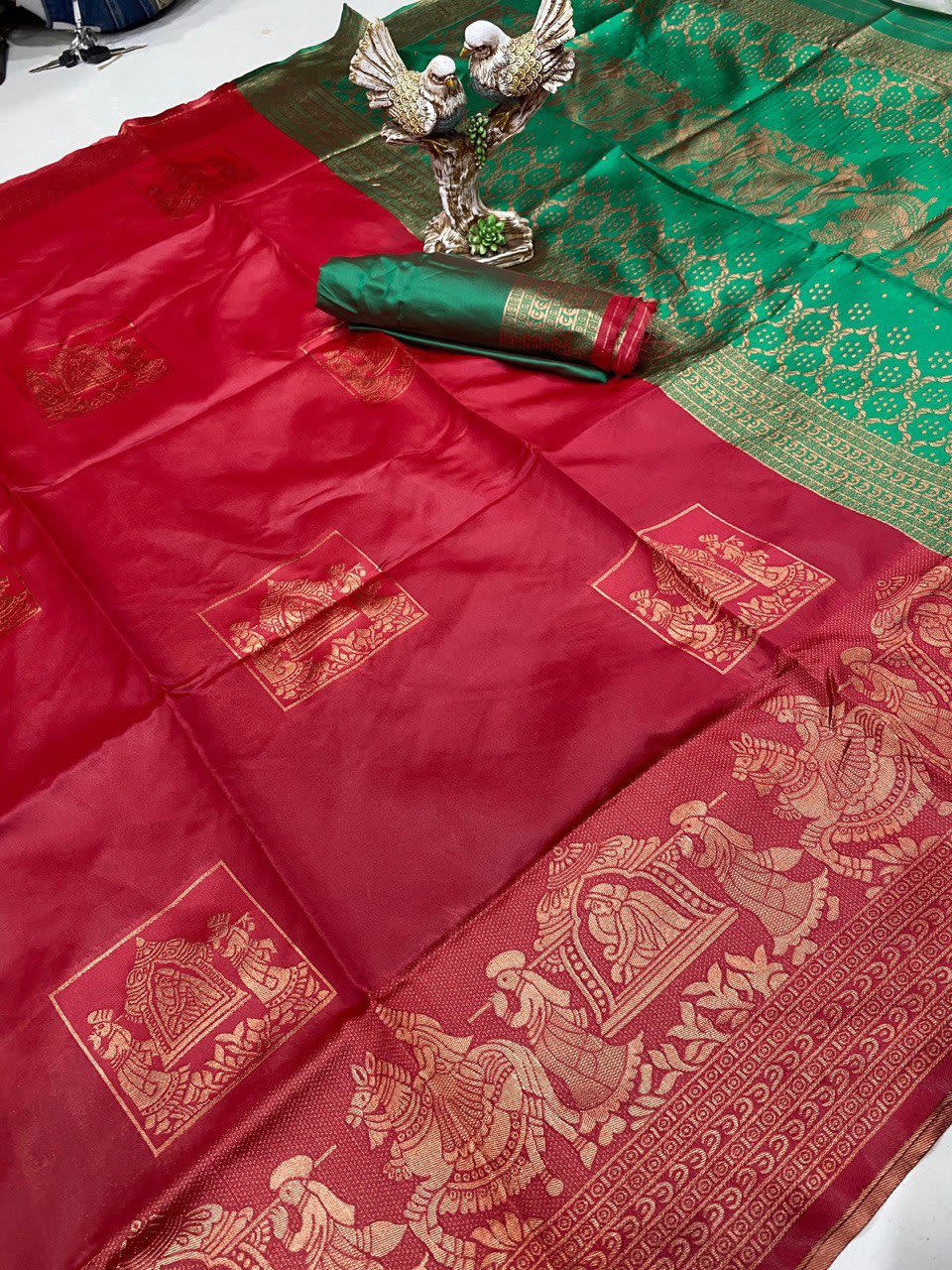 Silk Saree - Elegant Jacquard Masterpiece - View 4