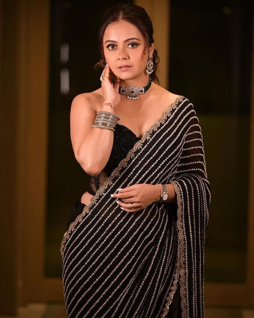 Designer Party Wear Embroidery Saree - View 2