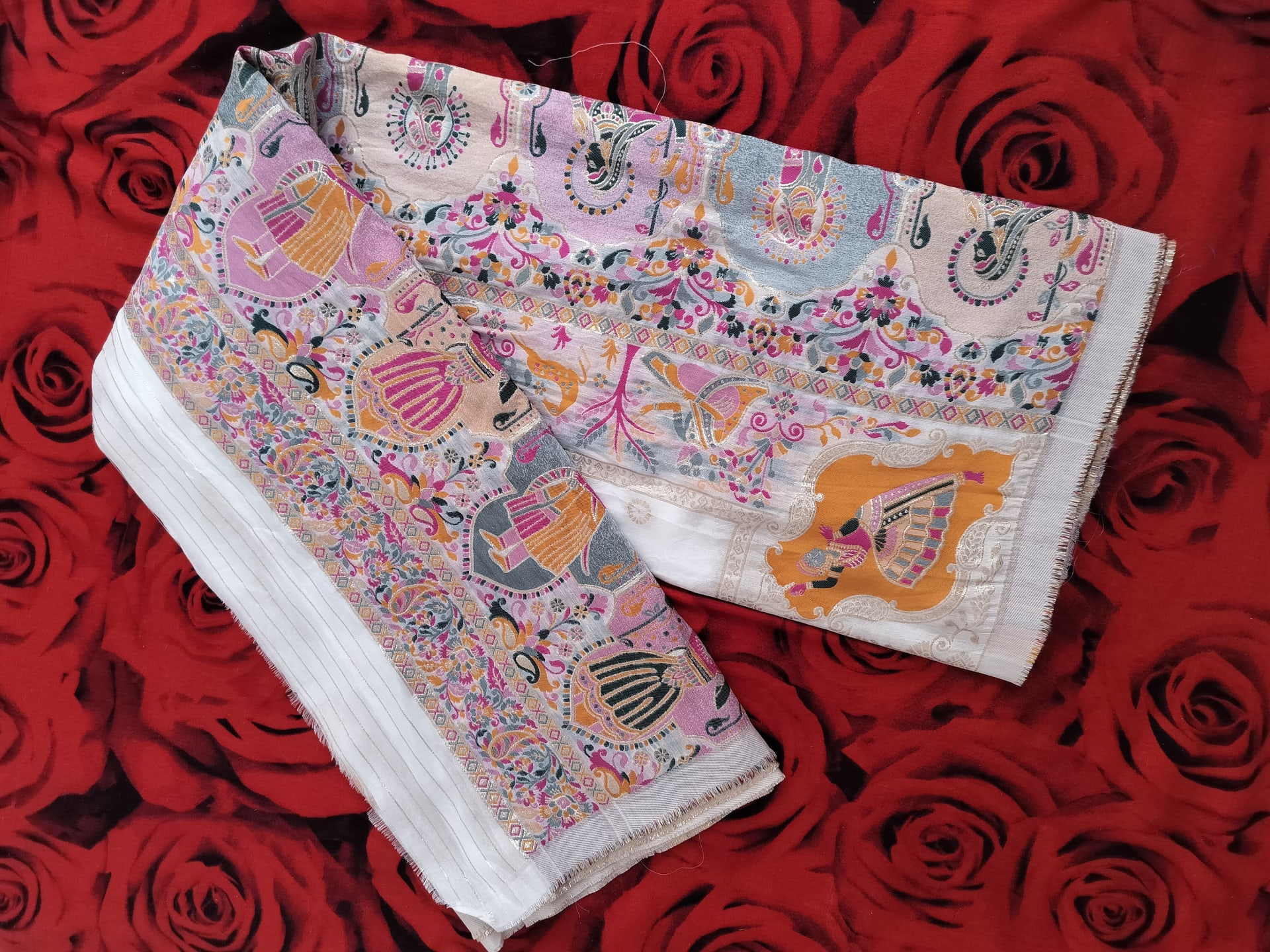 White Pure Kanjeevaram Silk Saree with Zari Weaving & Rich Pallu - View 2