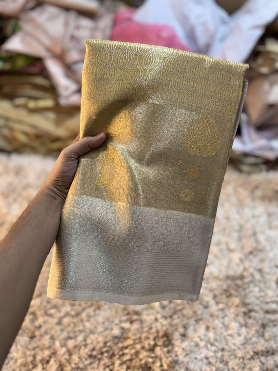 Banarasi Tissue Zari Tanchui White Patta Saree - View 4