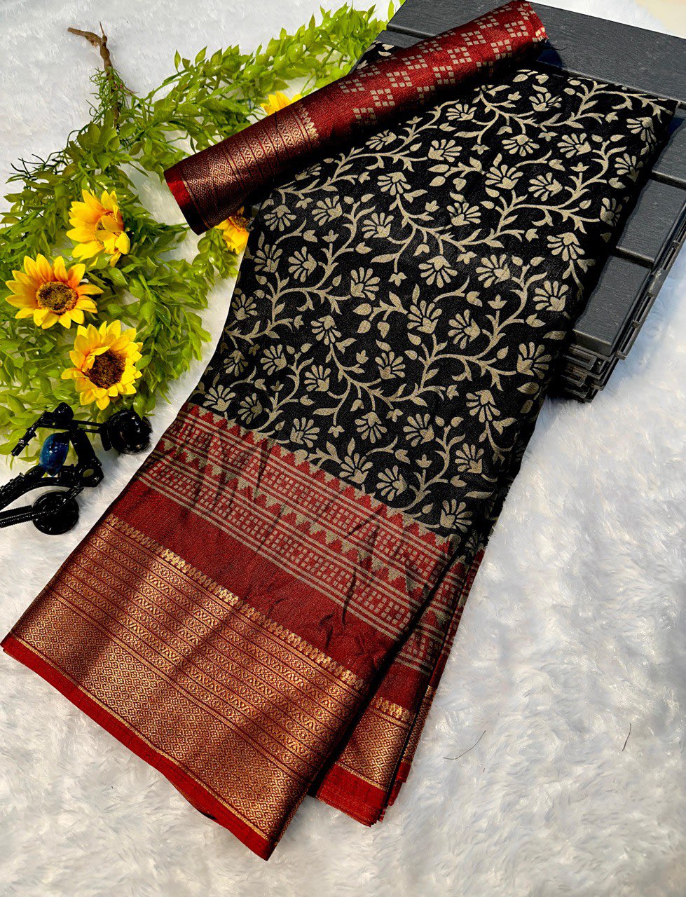 Dola Silk Saree with Pen Kalamkari Design - View 6