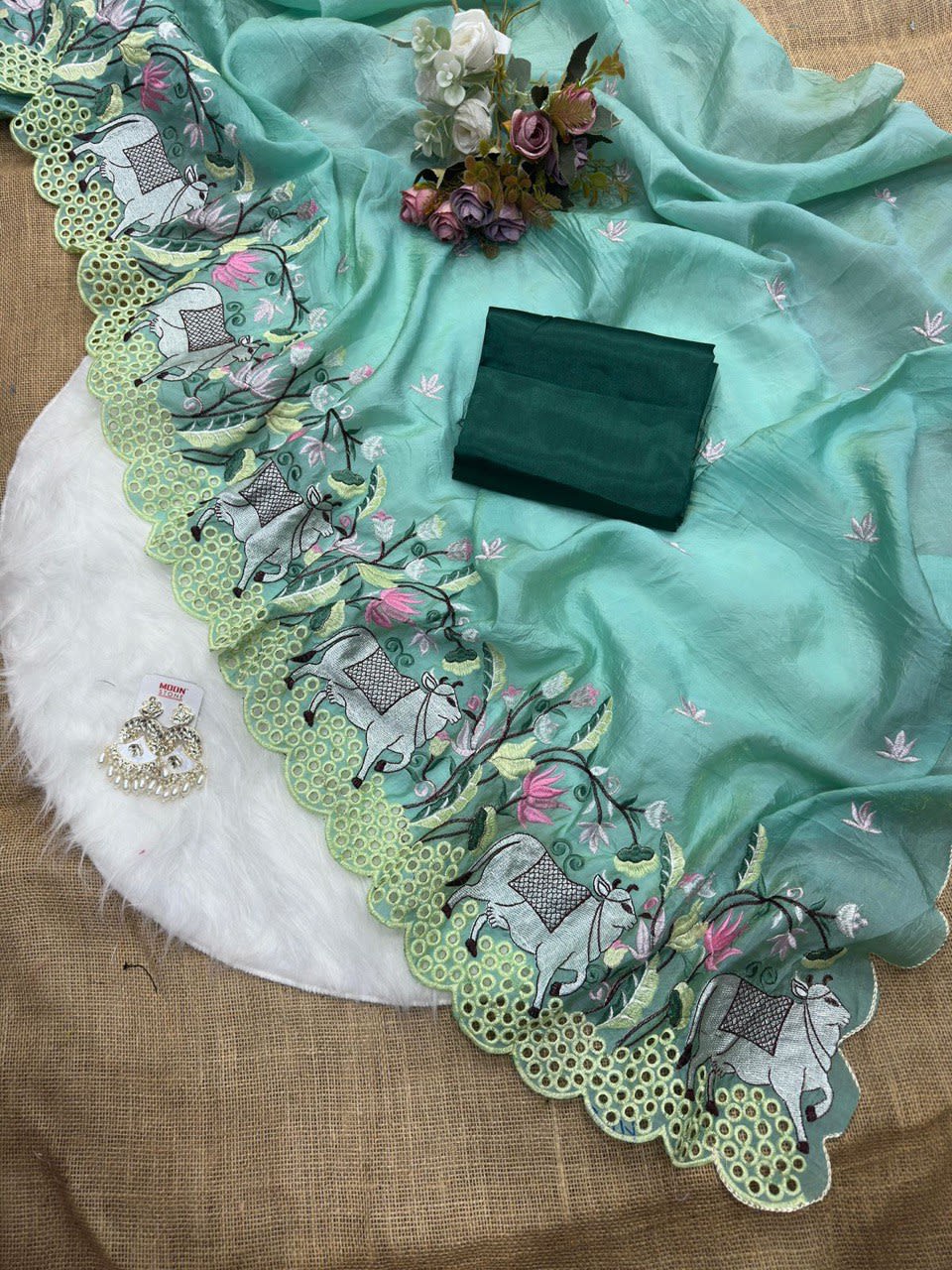 A New Gold Crush Saree - Shine with Grace & Beauty - View 4