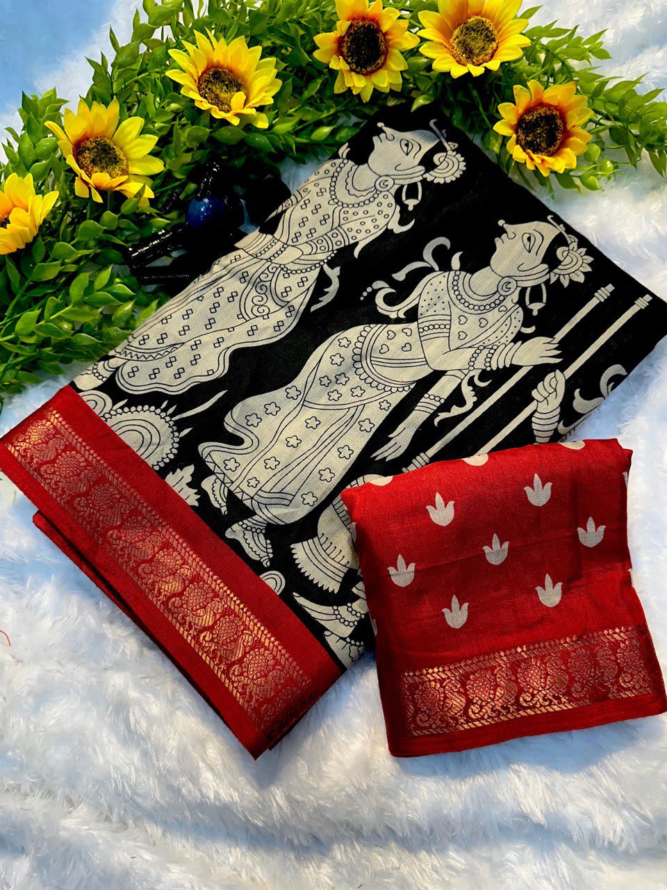 A Heavy Mul Mul Cotton Saree with Elegant Weaving & Dual-Tone Border - View 3