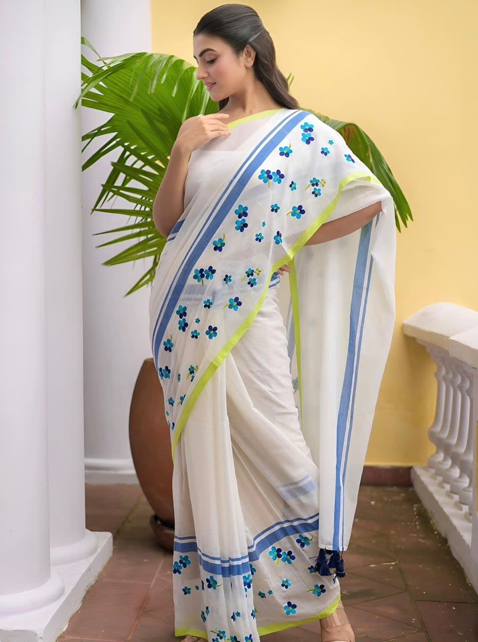 A Premium Cotton Linen Digital Floral Print Saree - View 3