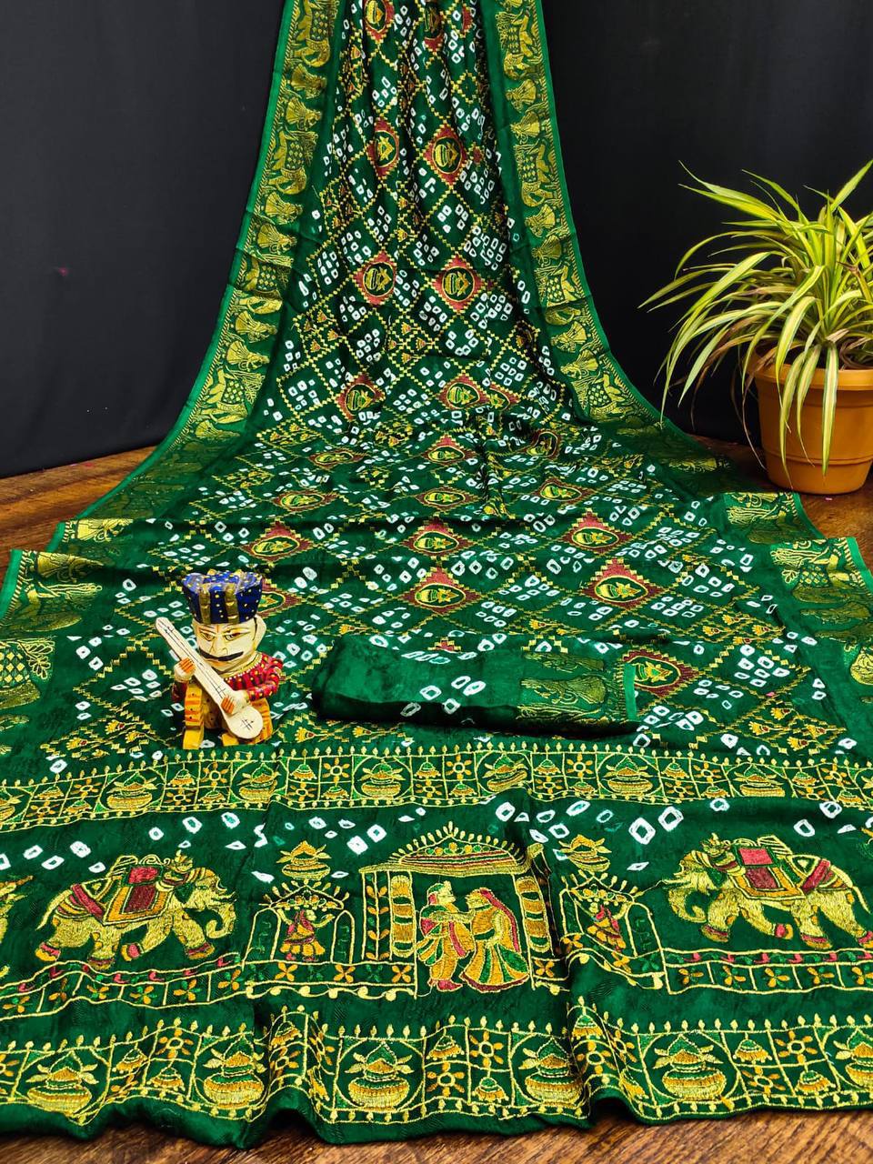A Traditional Bandhej Saree with Royal Kathiyawadi Embroidery - View 5