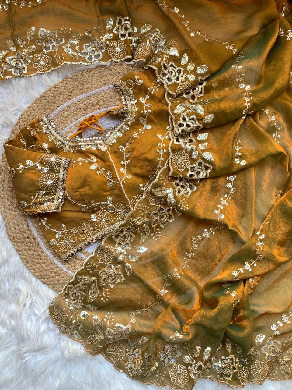 Farhina – Elegant Embroidered Fendy Chiffon Saree - View 4