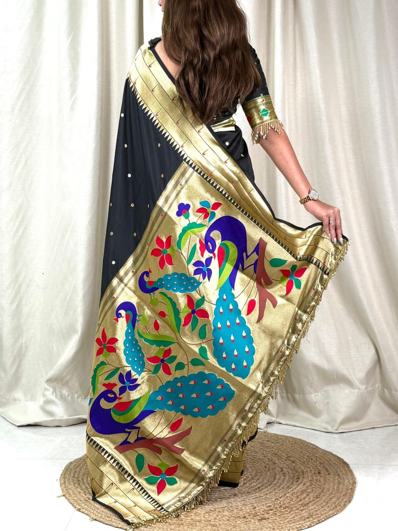 A Royal Blend of Tradition & Luxury Paithani Saree - View 3