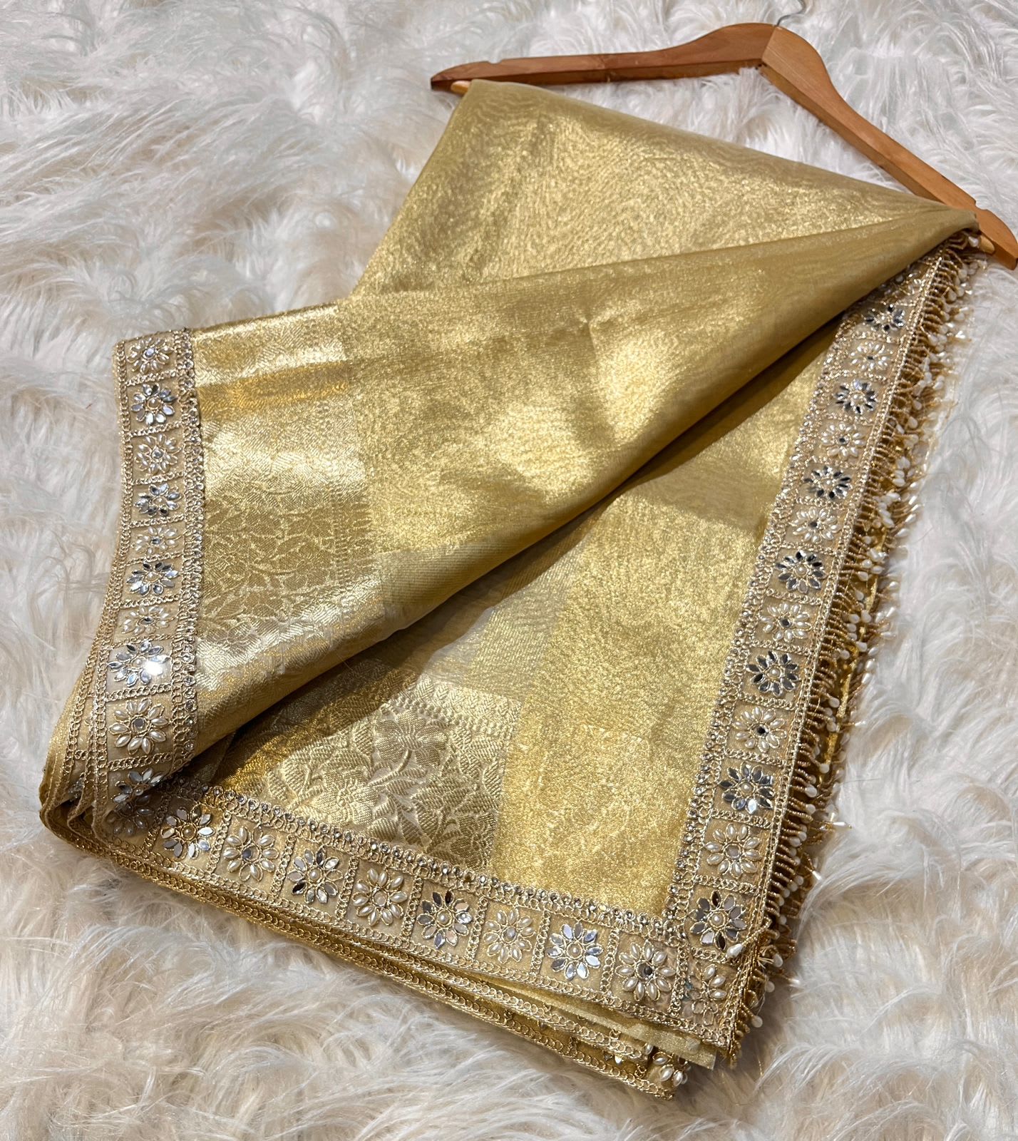 Banarasi Soft Glasses Tissue Silk Saree - View 4