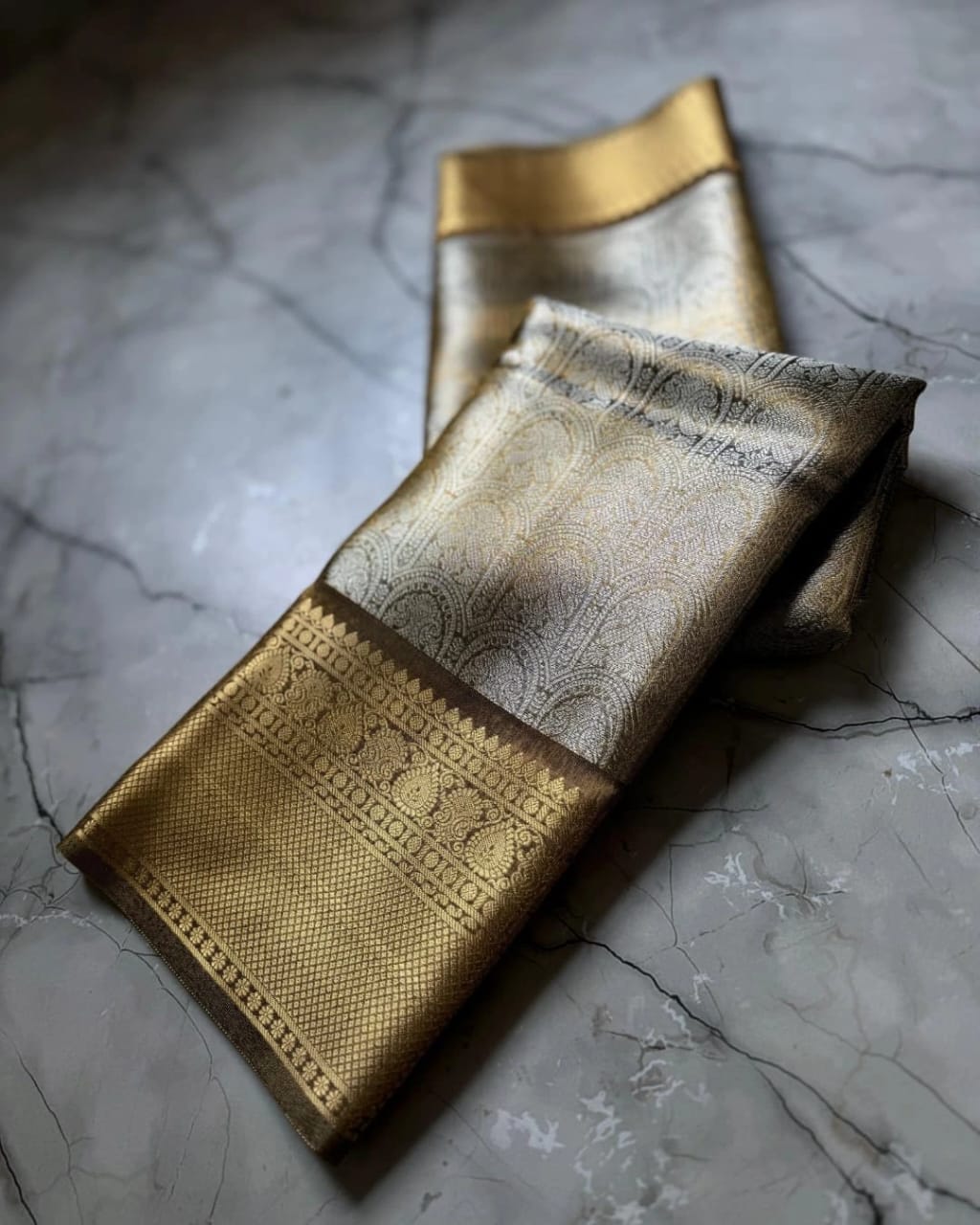 Banarasi Zari Tissue Tanchui Soft Silk Saree - View 3