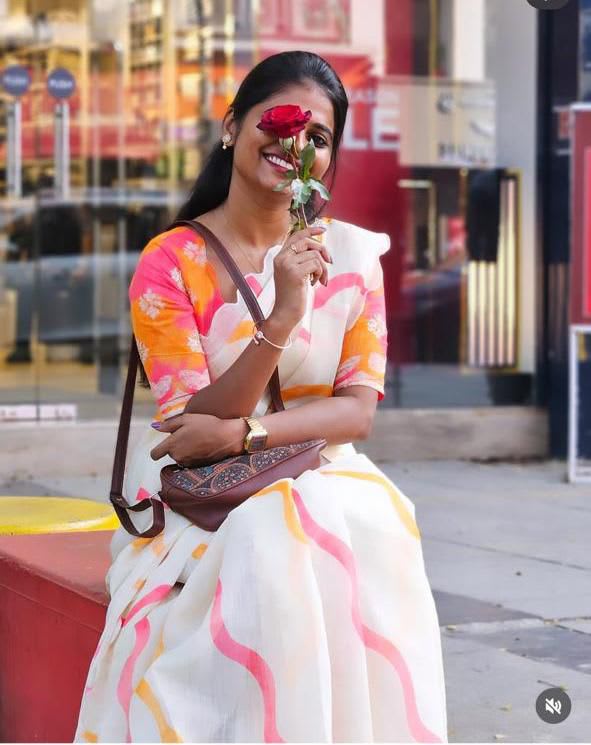 Soft Linen Cotton Digital Print Saree - View 3