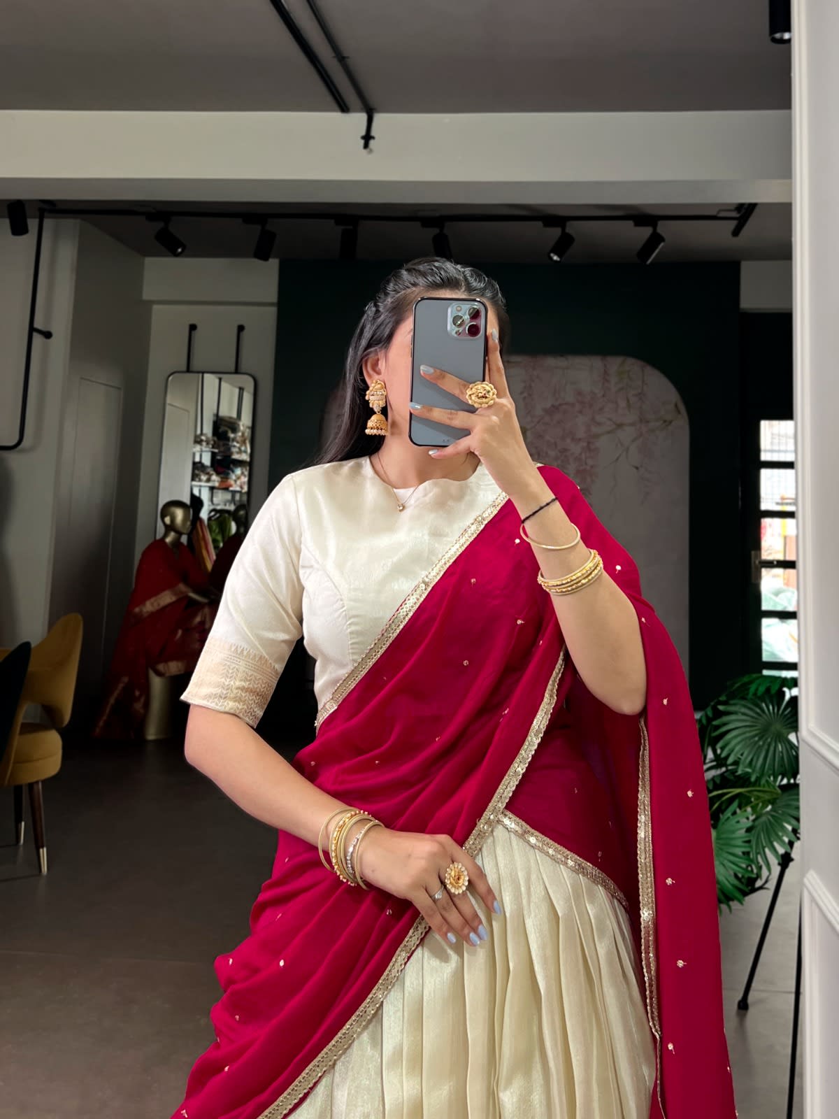 Elegant Dola Silk Lehenga Choli Set - View 3