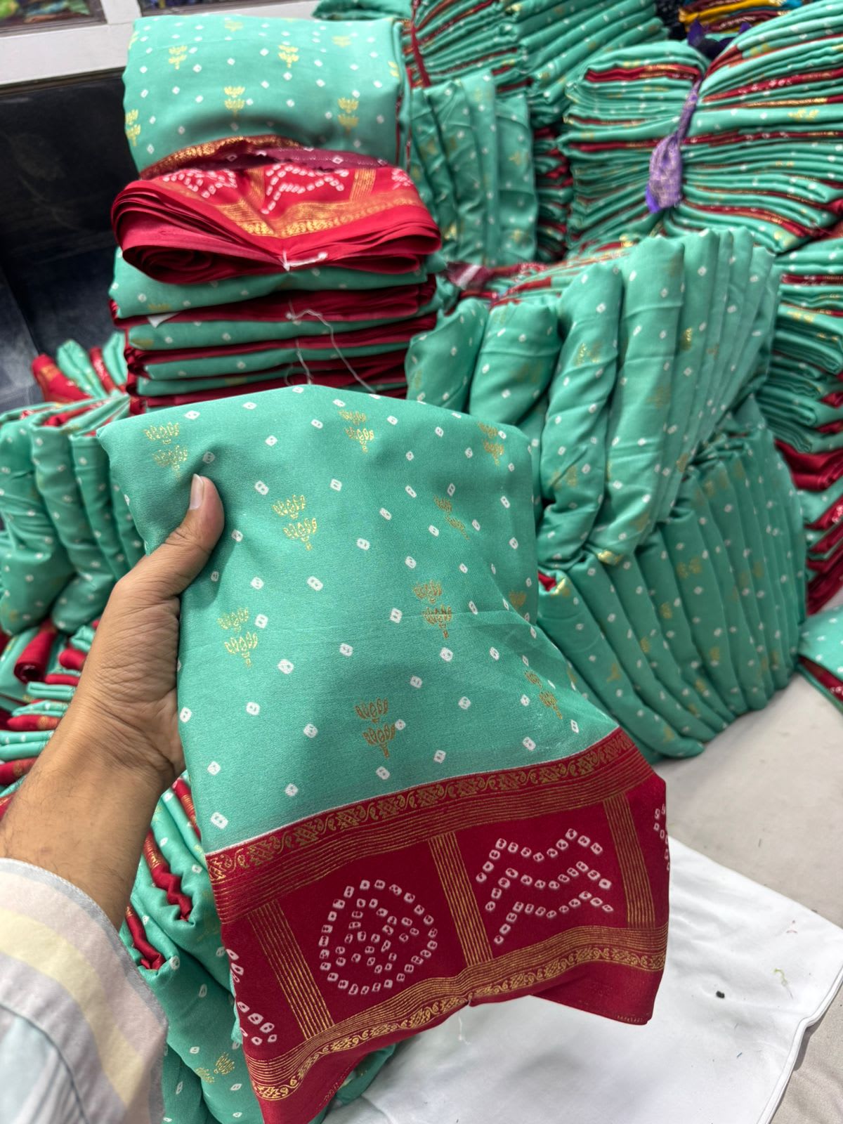 Mose Foil Bandhani Print Saree - View 4