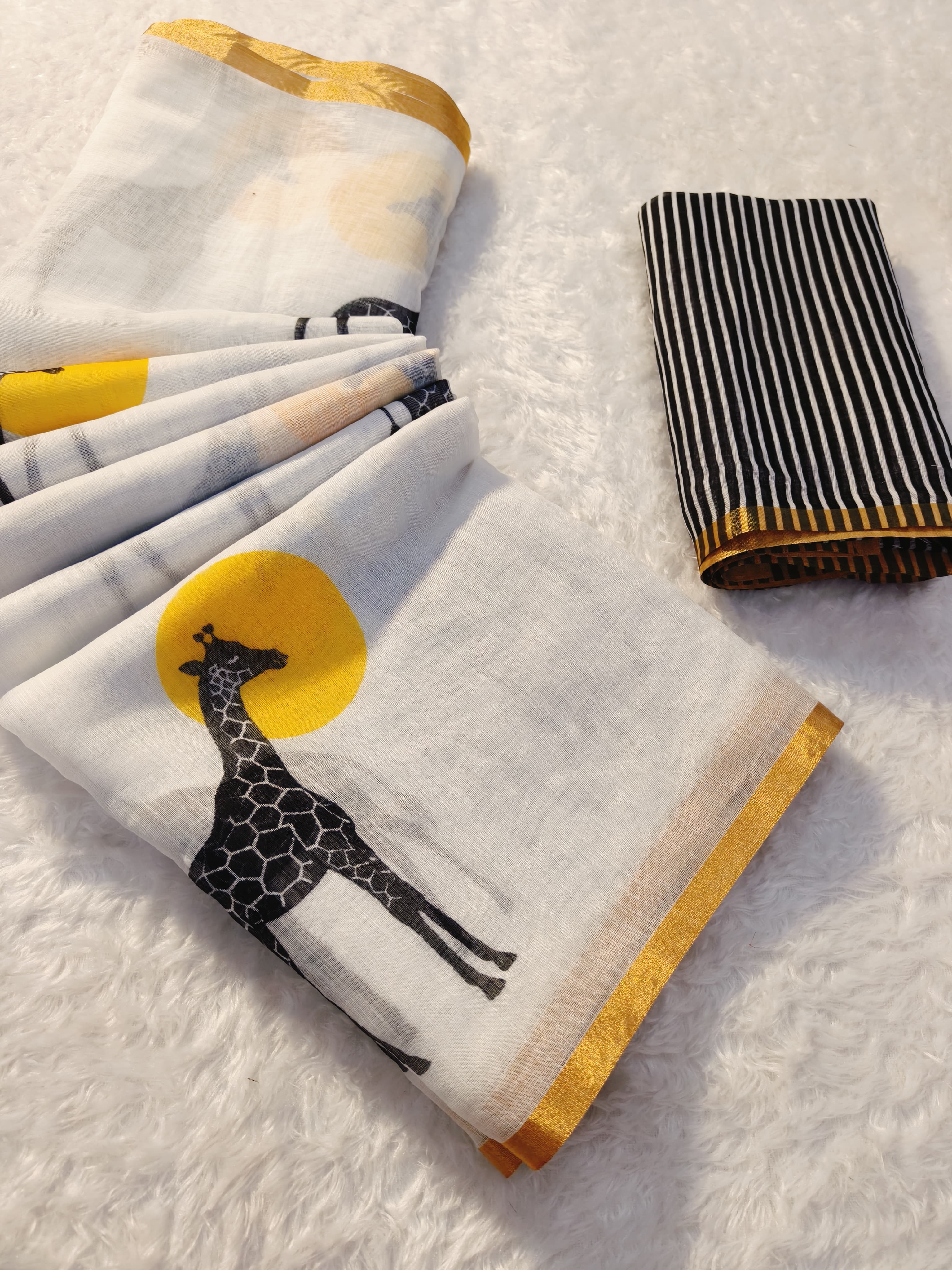 Pure Soft Linen Cotton Digital Print Saree - View 4