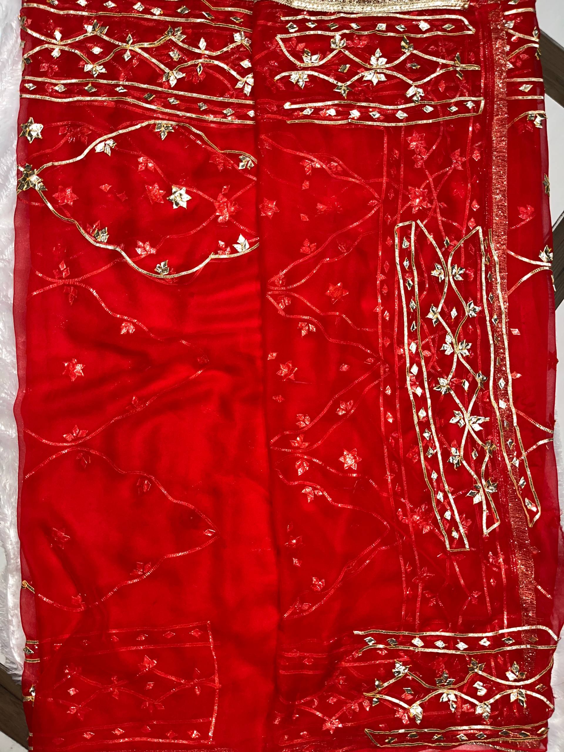 Red Chakari Kaccha Gotta Patti Saree - View 3
