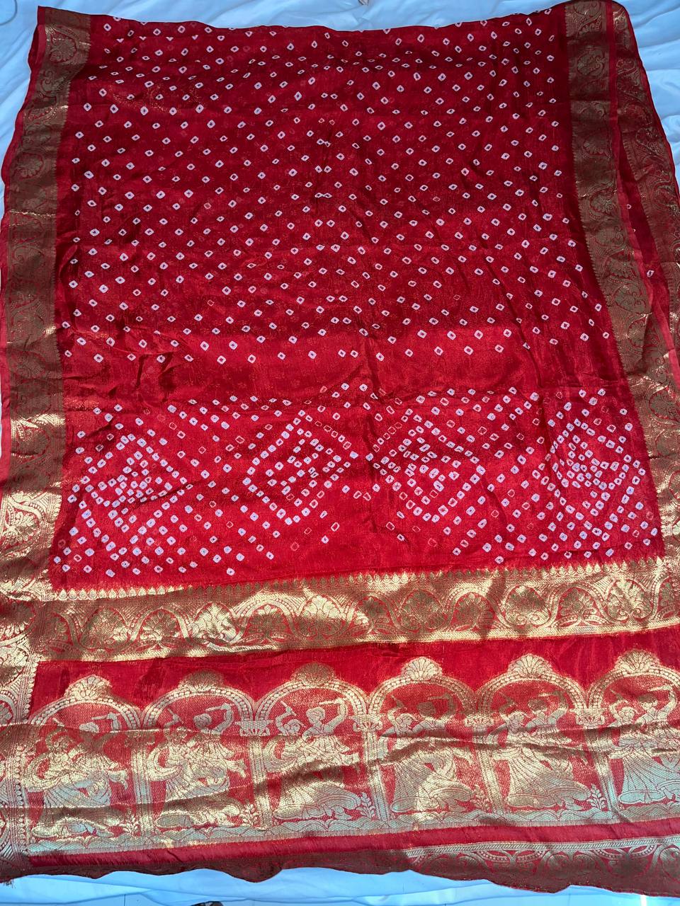 Bandhej Design Saree with Traditional Zari Border - View 2