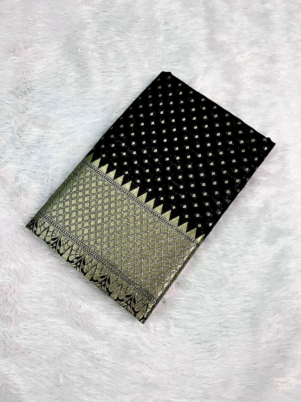 Banarasi Soft Semi Kataan Silk Saree - View 2