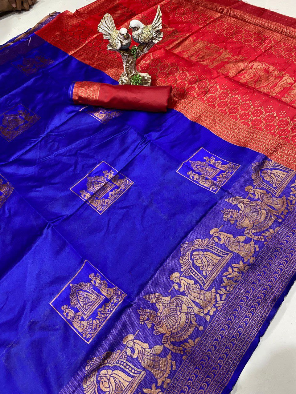 A Silk Saree - Elegant Jacquard Masterpiece - View 3