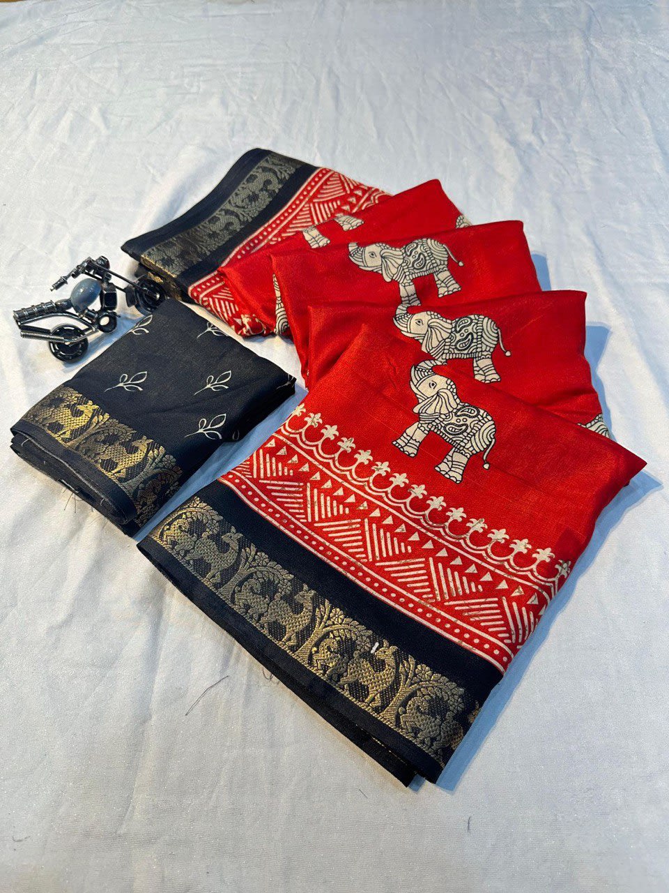 A Hit Premium Dola Silk Saree - View 2