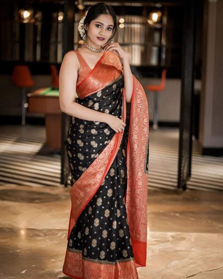 A City of Banaras - Exquisite Banarasi Semi-Georgette Silk Saree - View 2