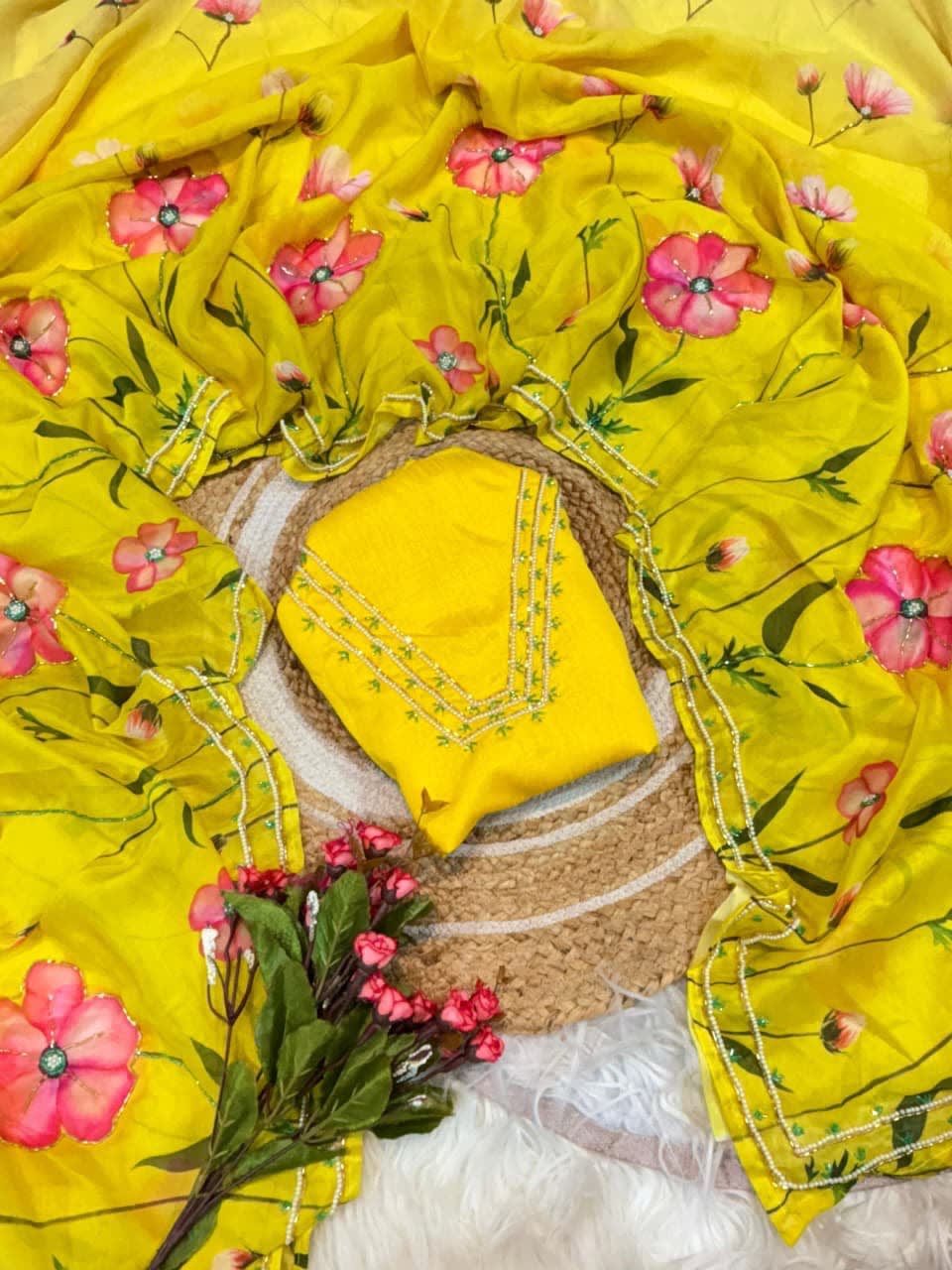 A Pure Soft Organza Tebby Silk Saree - Floral Elegance Edition - View 9