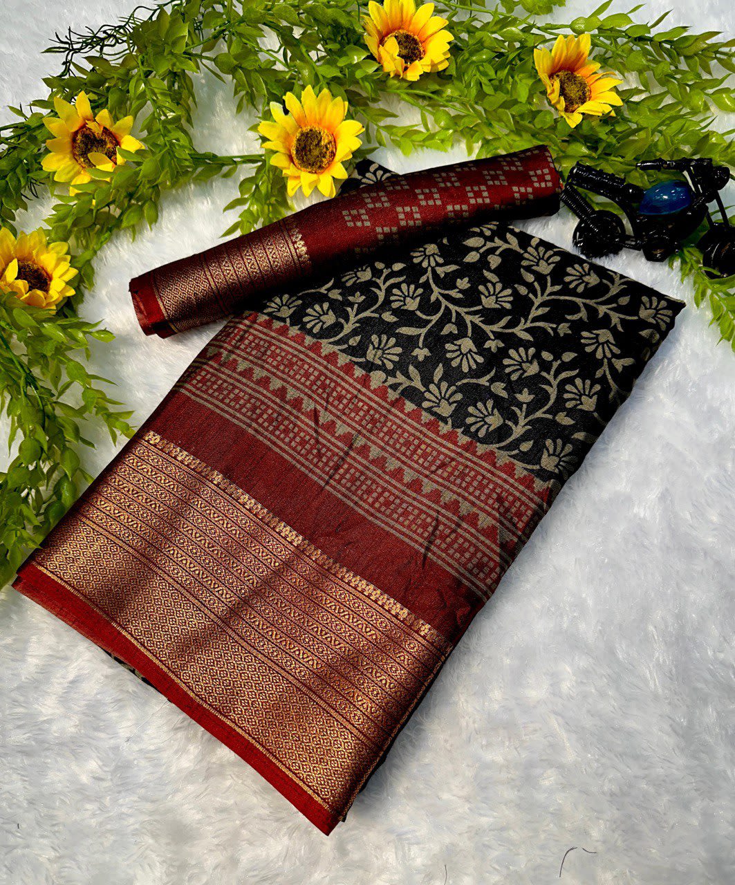 A Dola Silk Saree with Pen Kalamkari Design - View 5