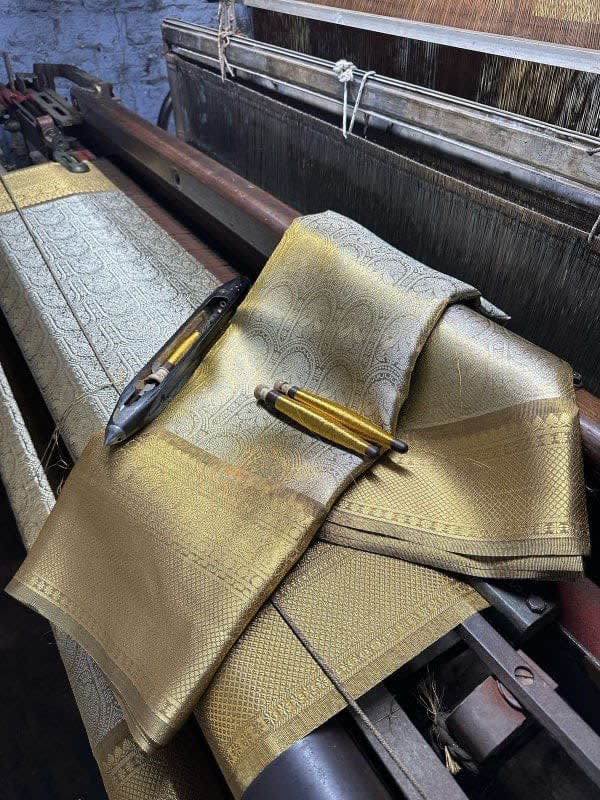 A Actress Shobita-Inspired Banarasi Saree - Elegant Silver-Gold Weave - View 4