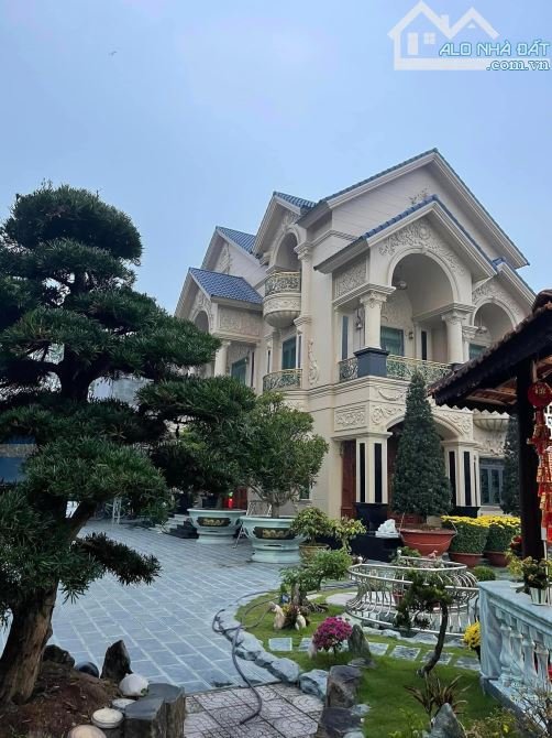 Bán nhà đường(7,5m) Trần Văn Dư trung tâm phố du lịch biển An Thương. Dt 15m x 15m.
