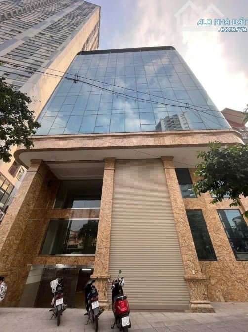 Cho thuê nhà mặt phố Xuân La - Tây Hồ - mặt tiền: 10m