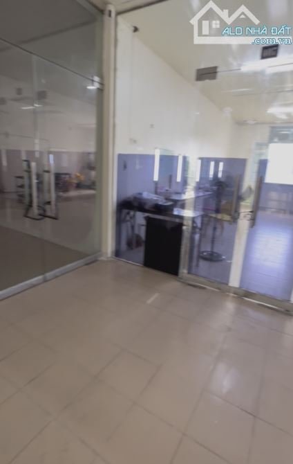 Cho thuê văn phòng phố Ngọc Khánh gần Đài truyền hình Việt Namgiá rẻ 10 triệu ô tô đỗ cửa