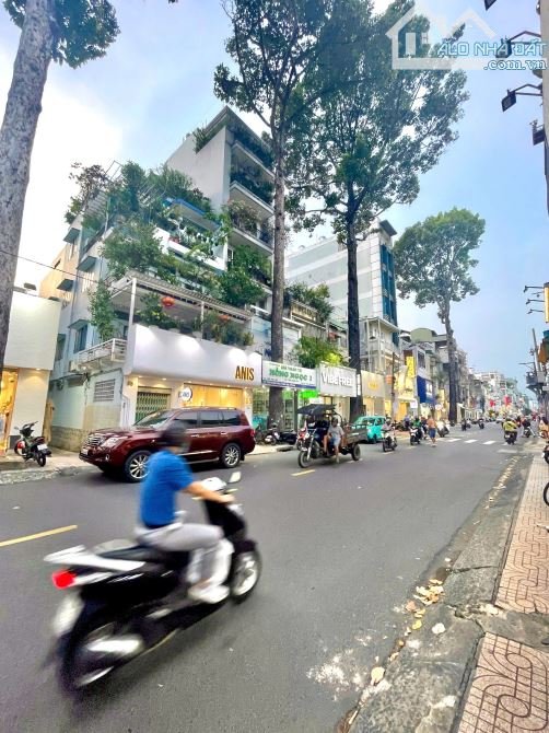 Góc 2 MT Trần Quang Diệu - 6.6x10m - CN 62.1m2 - Cấp 4 - Giá 26 tỳ