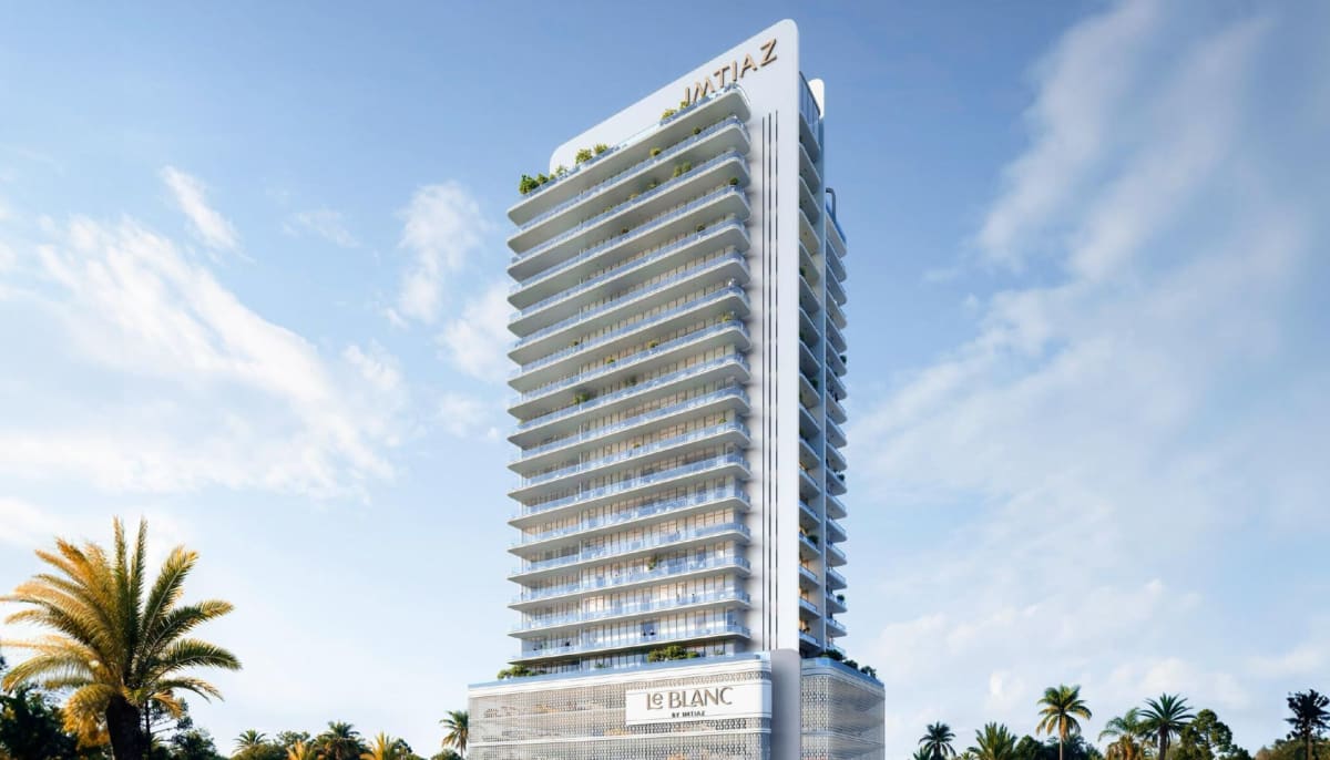 Le Blanc by Imtiaz
