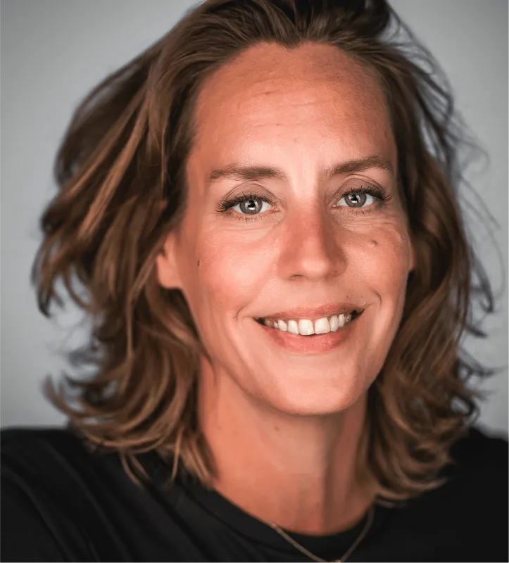 Professional headshot of founder Sanne Witkamp.