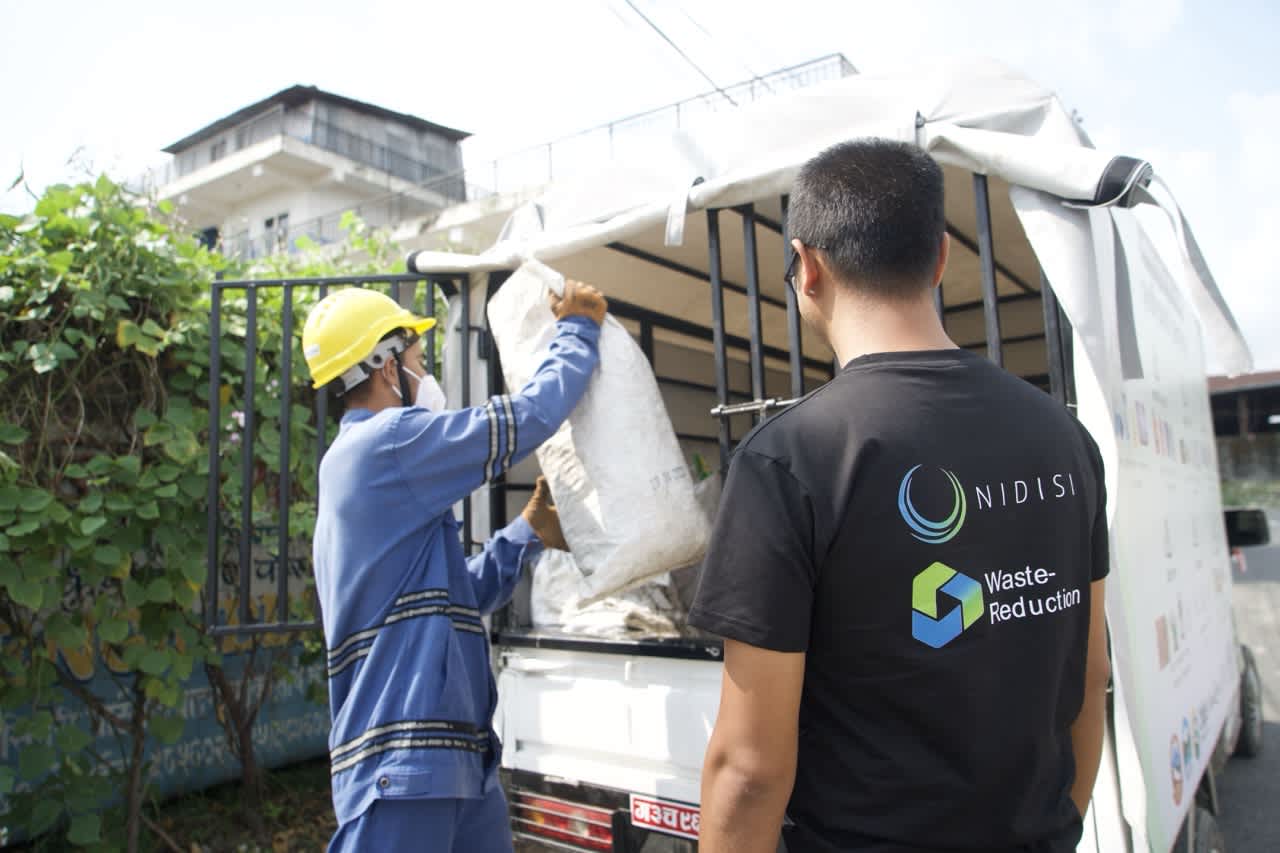 23-10 Truck loading mit WR Shirt