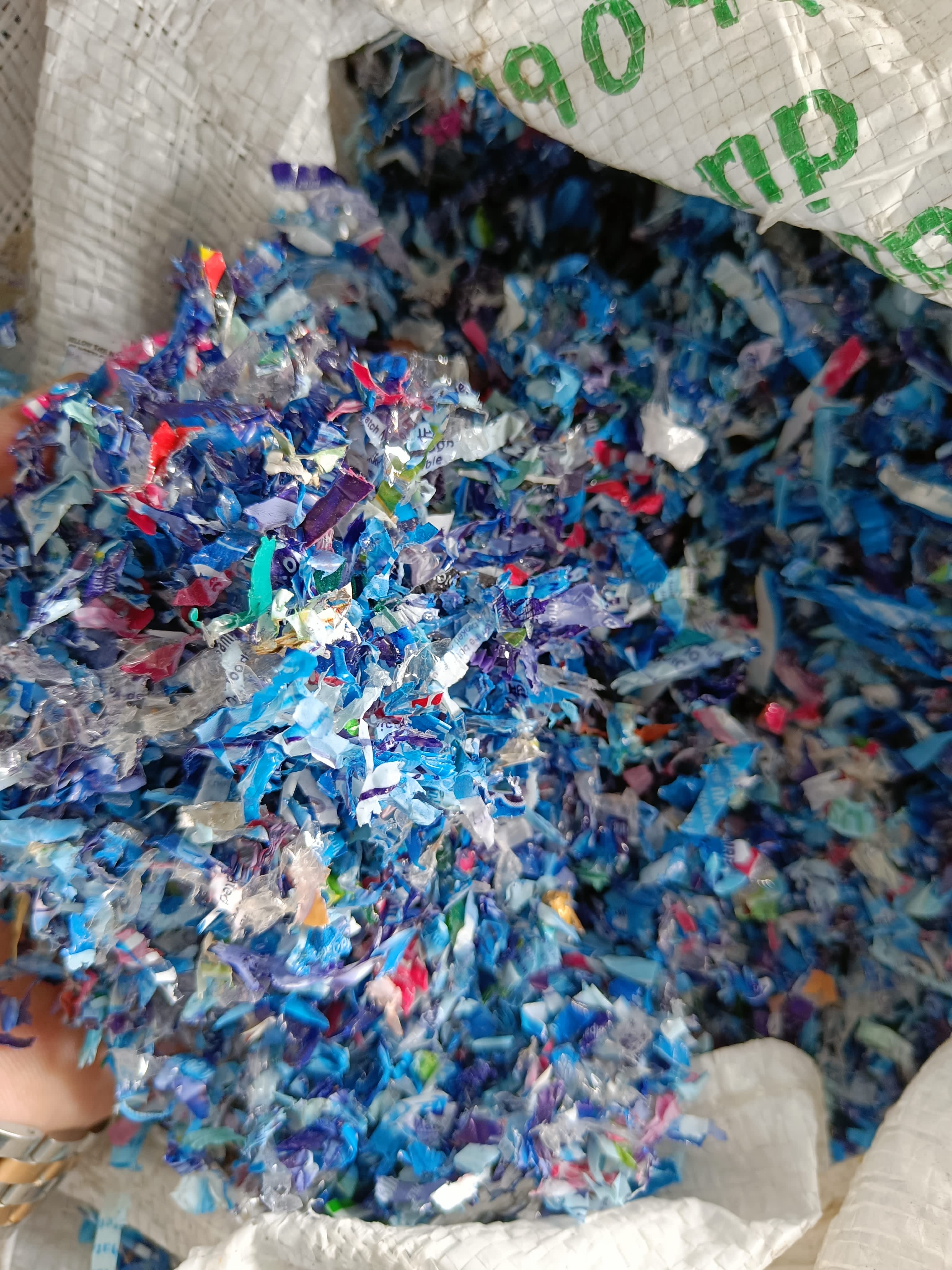 22-10 Plastic shredded for incineration