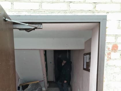 Заместитель главы проверил придомовую территорию в село Ляцино, ул. Центральная, д. 2